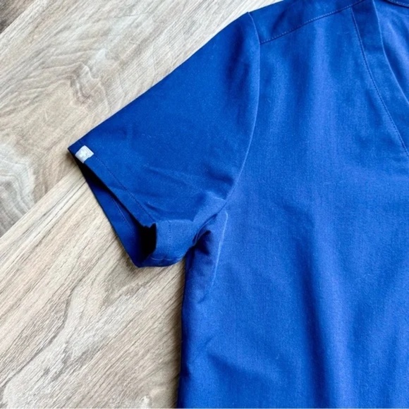 FIGS Technical Collection Catarina One-Pocket Scrub Top Classic Fit – Size L - Picture 8 of 13